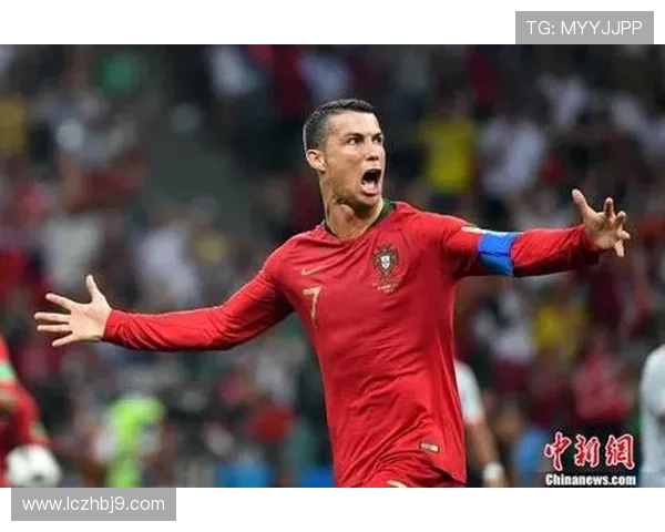 全球足球巨星的魅力与影响力解析：从场上表现到场外生活的全景探索