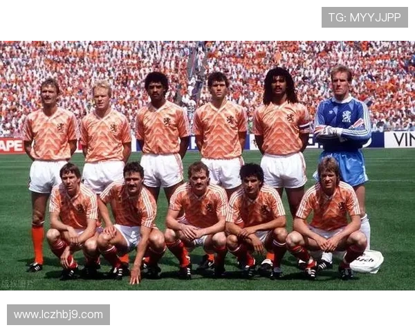 八号球衣传奇足球明星的辉煌历程与不朽影响力分析