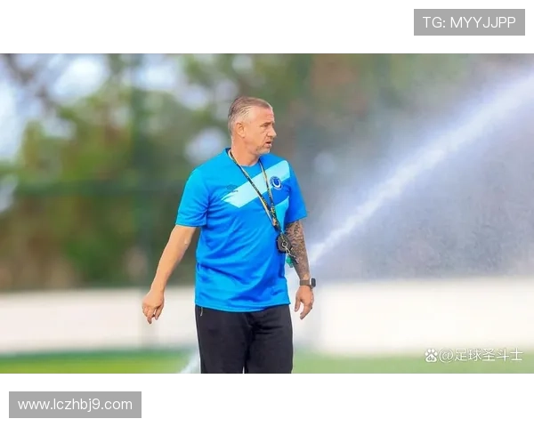 利比亚足球明星球员因场外争议引发媒体热议与球迷关注