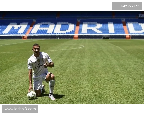 内马尔足球明星魅力四射他的内裤时尚选择引发热议