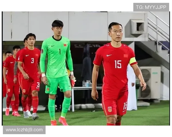 足球明星赛吴曦领衔出战展现球技魅力引发球迷热烈追捧