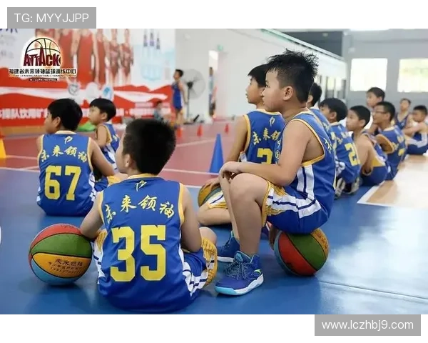 成都篮球队的默契配合揭秘：从战术到团队精神的深度剖析